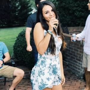 Meet your Posher, Becca